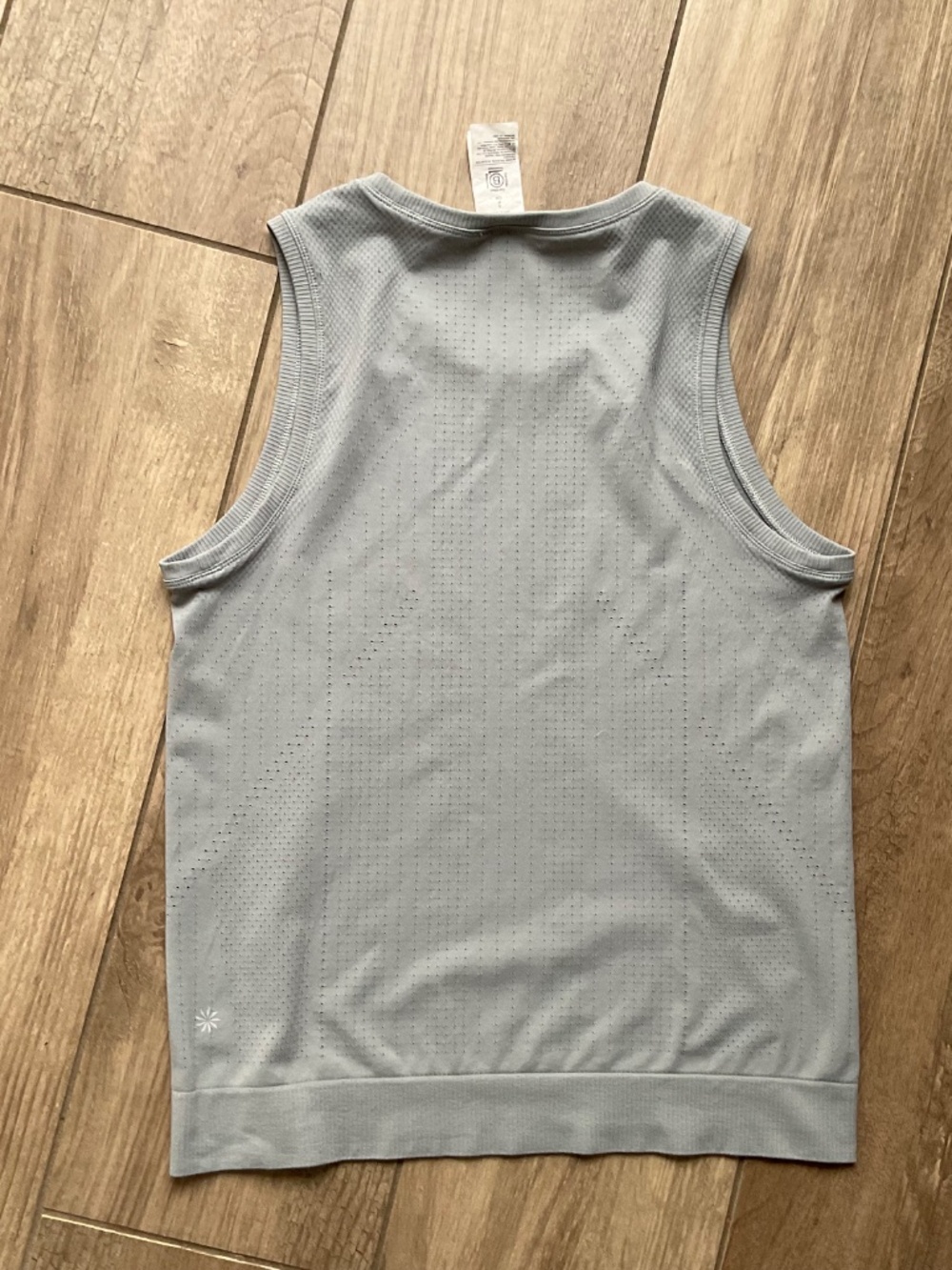 Athleta Perforated Textured Tank - Picture 4 of 6